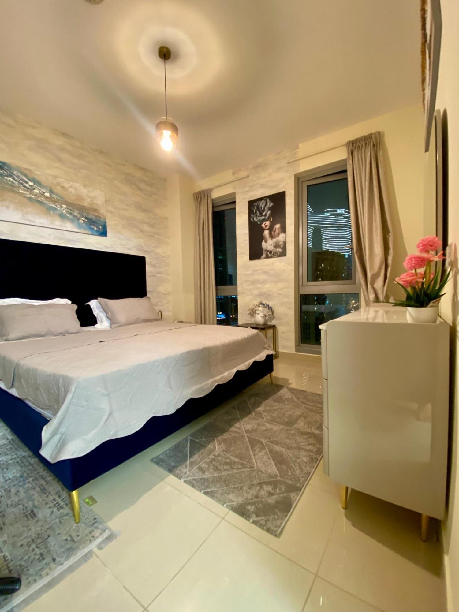Standpoint Tower Apartment Opposite Burj Khalifa ดูไบ ภายนอก รูปภาพ